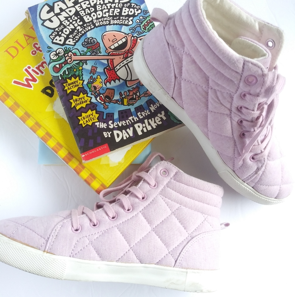 Kids Old Navy lace up sneakers